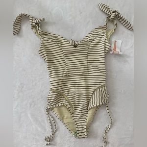 Tularosa- femi one piece-  vanilla stripe